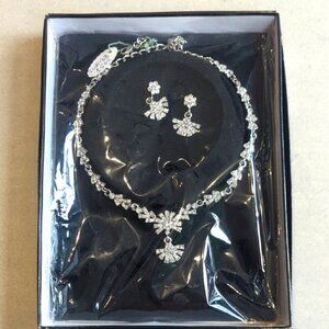 Elegant Sparkling Silver Jewelry Set - NWT